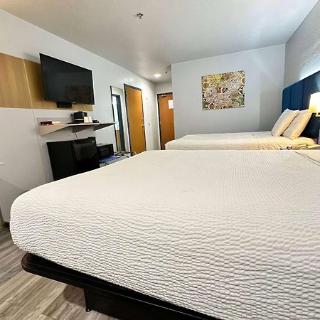 Microtel Inn & Suites By Wyndham Gallup - Pet Friendly Exterior photo