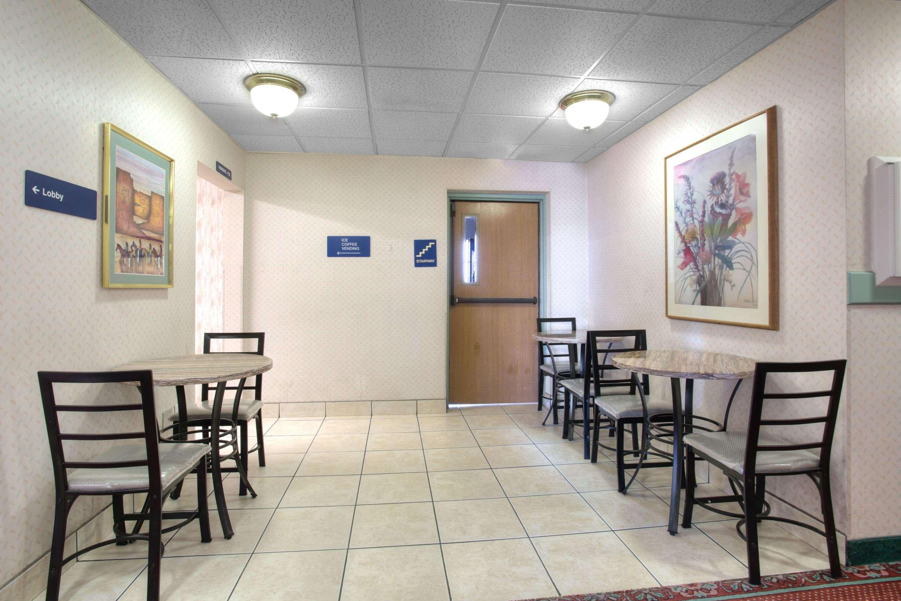 Microtel Inn & Suites By Wyndham Gallup - Pet Friendly Exterior photo