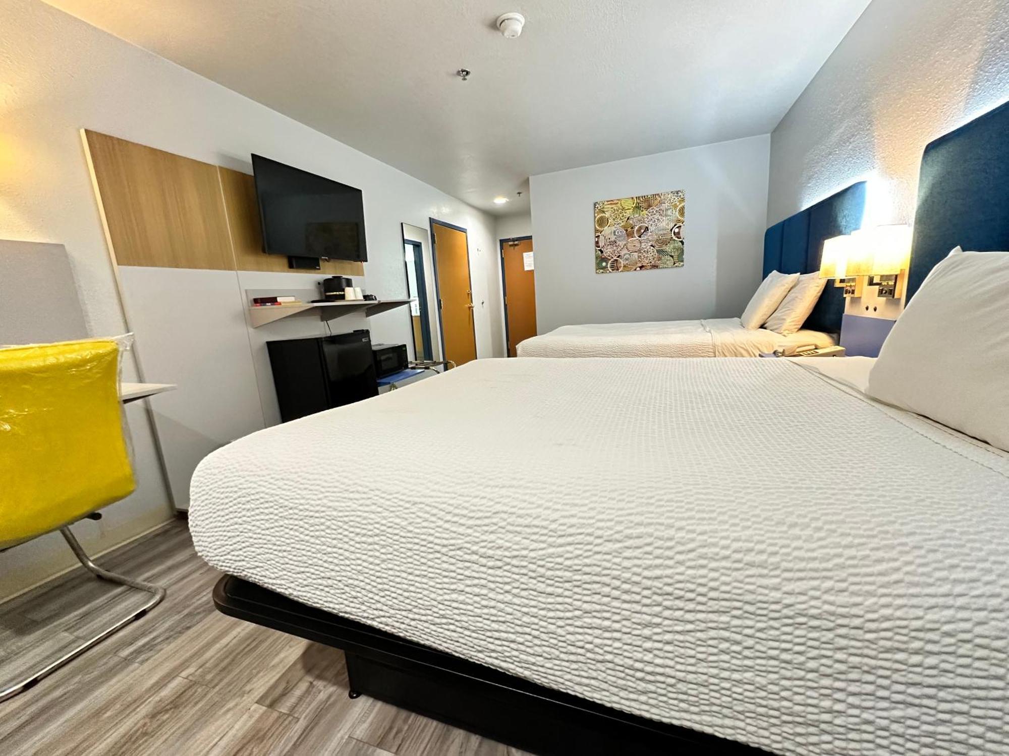 Microtel Inn & Suites By Wyndham Gallup - Pet Friendly Exterior photo